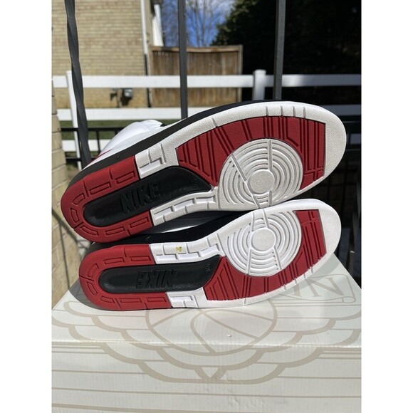 Air Jordan 2 Retro OG ‘Chicago’ 2022 - Women’s 11 /Men’s 9.5 (DX2454-106) - VNDS - Picture 7 of 11